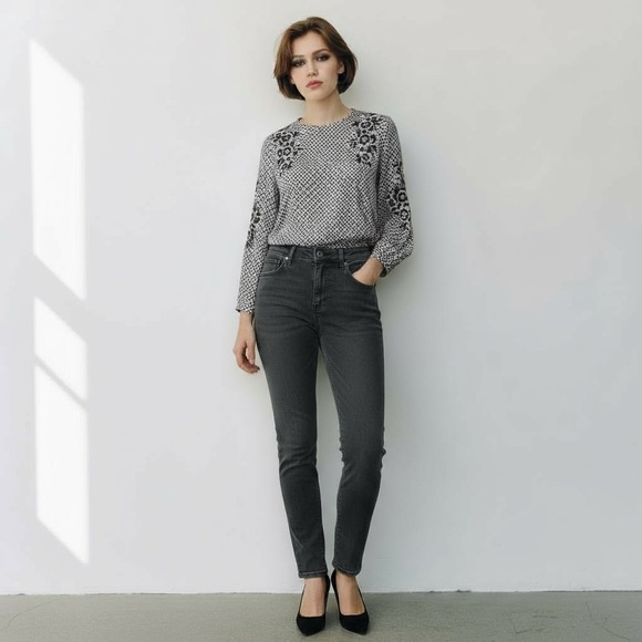 Two Pairs Of BDG Size 31 X 26 Ankle Twig High Rise Jeans R $69 Ea Washed Black - Picture 2 of 9